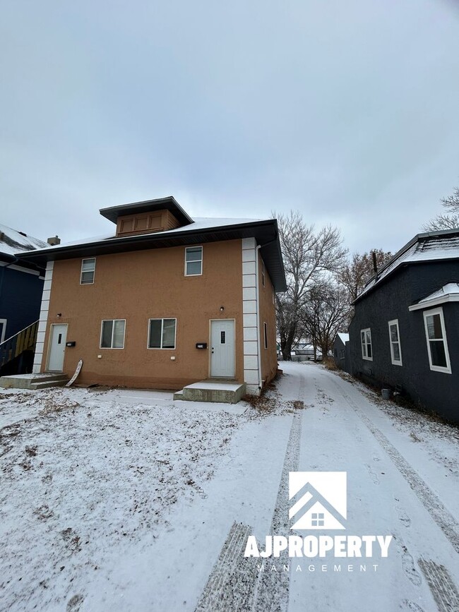 property at 214 W Russell St