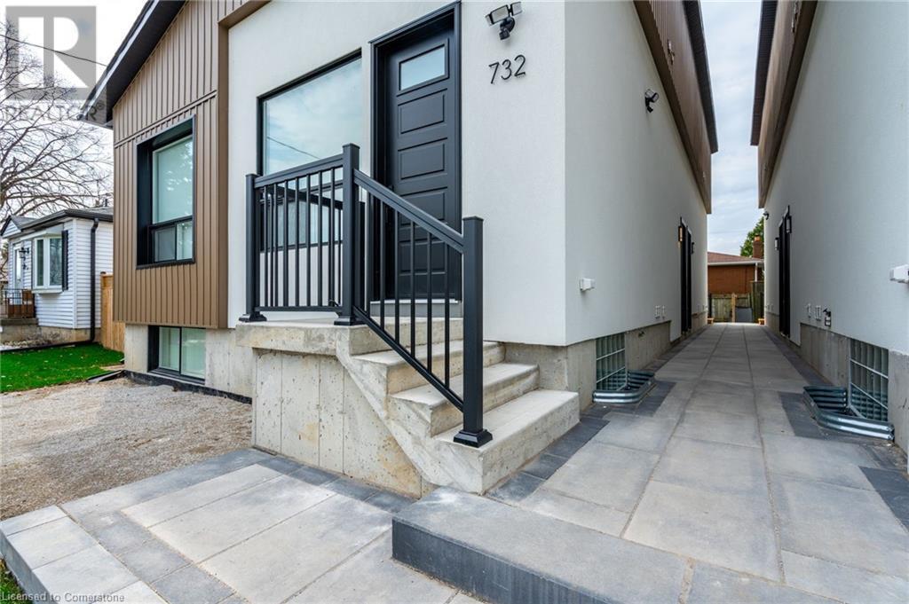 732 11th Ave in Hamilton, ON - Building Photo