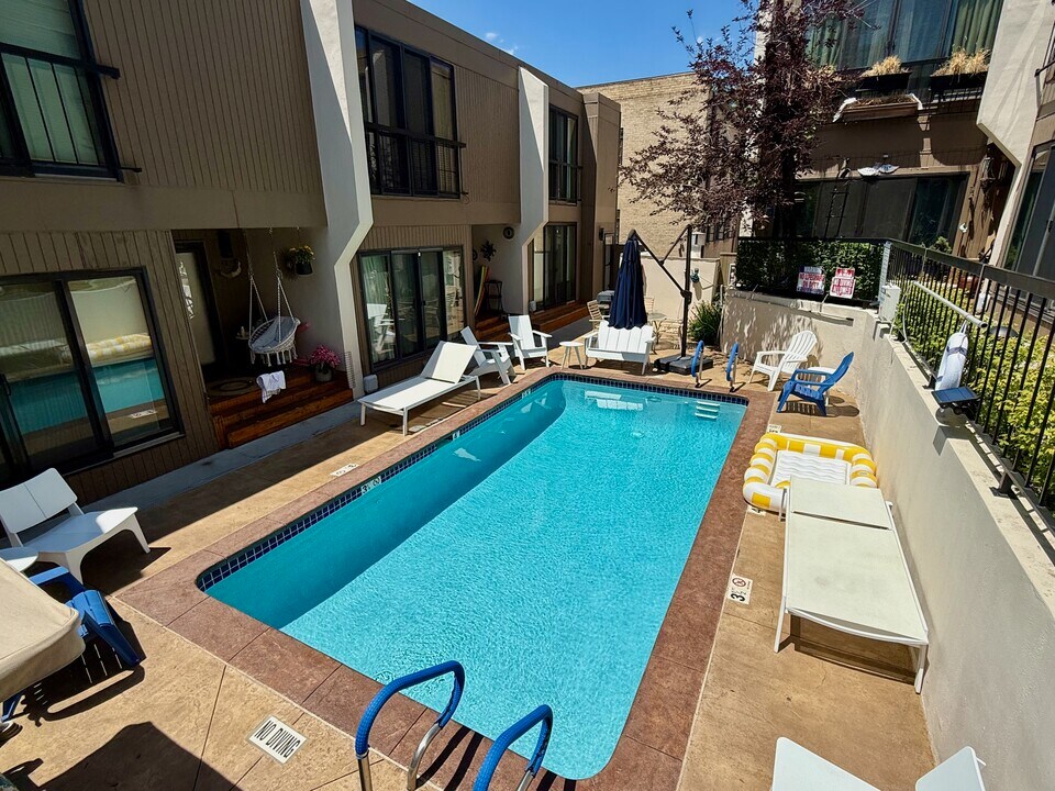 960 N Pennsylvania St in Denver, CO - Building Photo