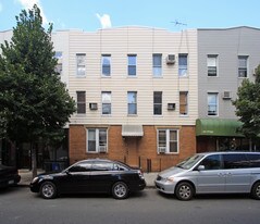 Driggs Ave in Brooklyn, NY - Building Photo