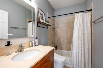 4662 N Winthrop Ave in Chicago, IL - Building Photo - Building Photo