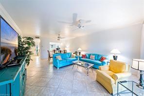 510 Sugar Pine Ln-Unit -510 in Naples, FL - Foto de edificio - Building Photo