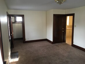 3714 S Wayne Ave in Fort Wayne, IN - Building Photo - Building Photo