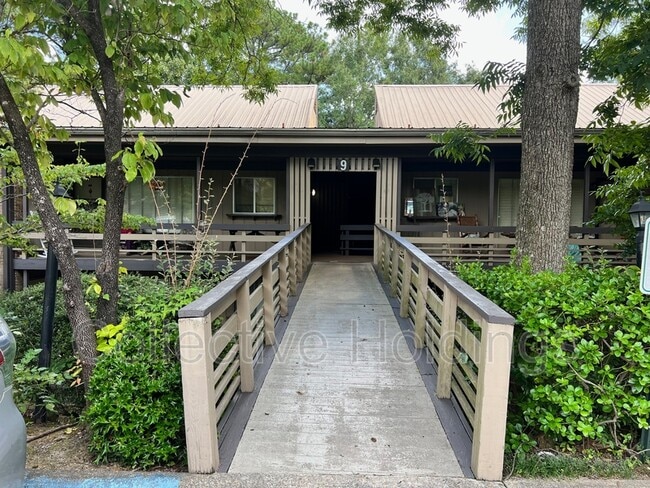 property at 3101 Lorna Rd