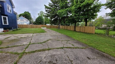 325 Box Ave in Buffalo, NY - Building Photo - Building Photo