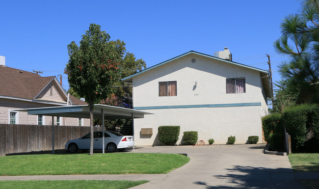 507 E Elm St in Lodi, CA - Building Photo - Building Photo