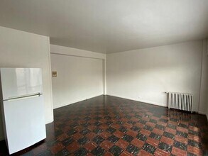 7327 N Rogers Ave in Chicago, IL - Building Photo - Building Photo
