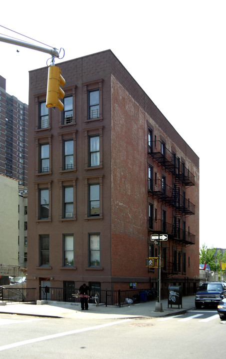 100 E 123rd St in New York, NY - Building Photo