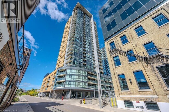 108 Garment St in Kitchener, ON - Building Photo - Building Photo