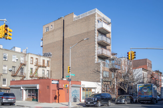 307 Division Ave in Brooklyn, NY - Building Photo - Building Photo