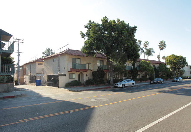 1800-1810 Montana Ave in Santa Monica, CA - Building Photo - Building Photo