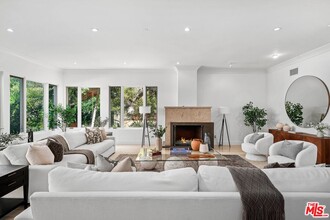 9580 Shirley Ln in Beverly Hills, CA - Building Photo - Building Photo