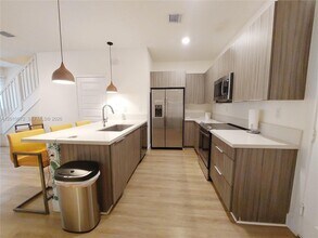 4906 NW 83rd Path in Doral, FL - Building Photo - Building Photo