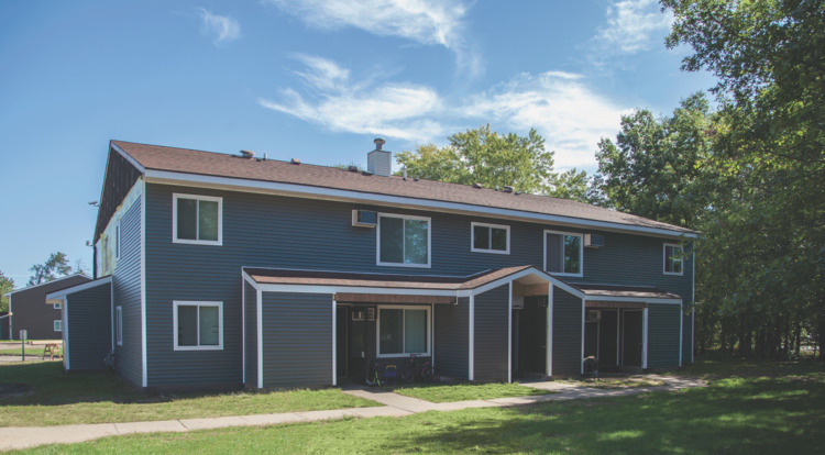 River Cove in Stevens Point, WI - Foto de edificio