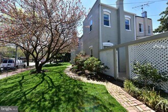 1130 Constitution Ave NE in Washington, DC - Building Photo - Building Photo