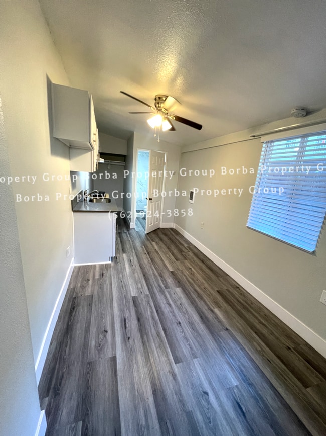 property at 811 E 9th St