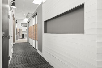 300 N Ogden Ave in Chicago, IL - Building Photo - Building Photo