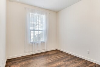1625 Dewberry Ln in Garland, TX - Building Photo - Building Photo