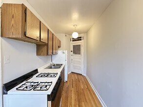 3007 N Racine Ave, Unit 4 in Chicago, IL - Building Photo - Building Photo