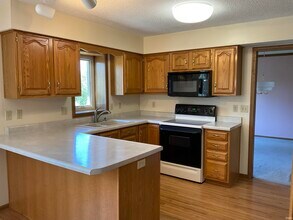 9930 Valley Vista Pl in Fort Wayne, IN - Building Photo - Building Photo