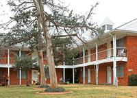 Brookwood Apartments in Tulsa, OK - Foto de edificio - Building Photo