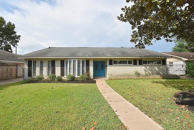 2410 Del Norte St in Houston, TX - Building Photo - Building Photo