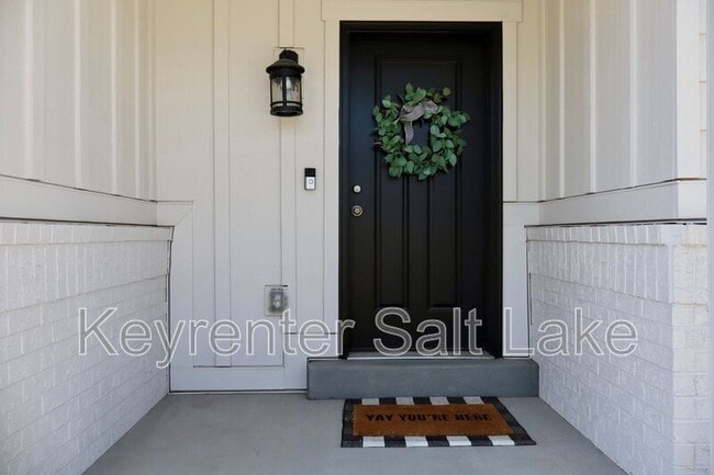 686 E Benbrook Ln in Midvale, UT - Building Photo - Building Photo