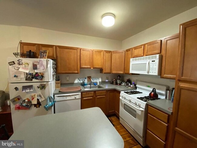 1713 Christian St in Philadelphia, PA - Building Photo - Building Photo