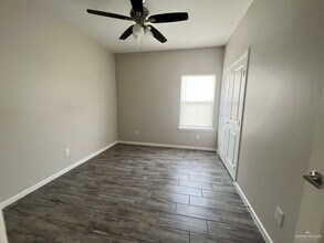 7 Sandpiper Ave in Alton, TX - Building Photo - Building Photo