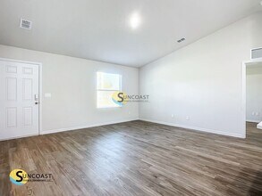 303 Chiquita Blvd N in Cape Coral, FL - Building Photo - Building Photo