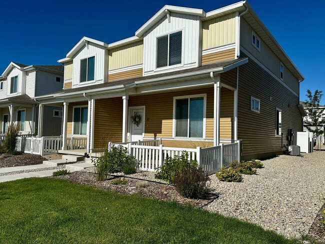33 N Riverside Dr in Saratoga Springs, UT - Building Photo - Building Photo