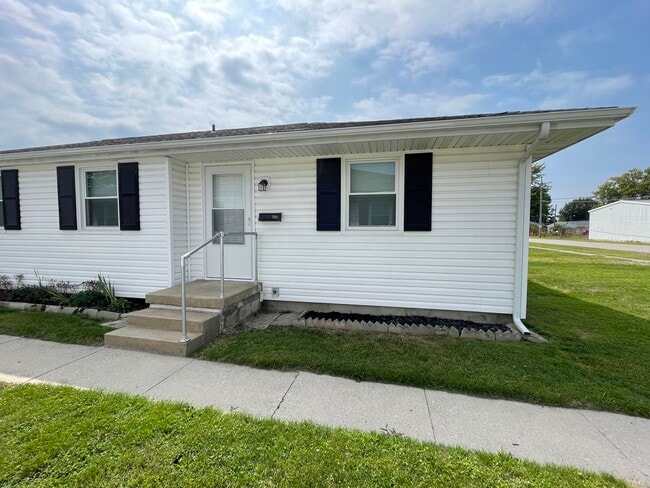 721 Swing Ave, Unit 721 in Findlay, OH - Foto de edificio - Building Photo