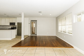 6015 Glenhurst Dr in Houston, TX - Building Photo - Building Photo