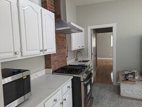 60 Sacramento St, Unit 2 in Cambridge, MA - Foto de edificio - Building Photo