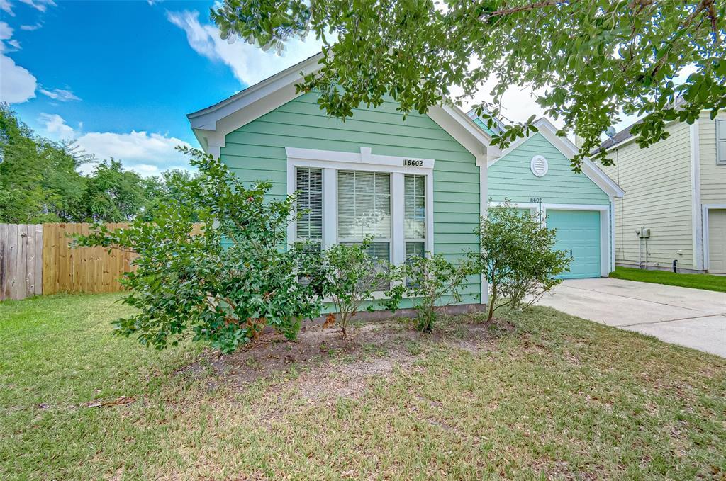16602 Hodgefield Ln in Houston, TX - Building Photo