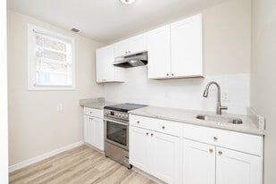 8 S Reed Ave in Mobile, AL - Building Photo