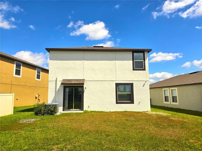 31528 Barrel Wave Way in Wesley Chapel, FL - Building Photo - Building Photo