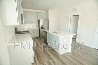 35 Galley Ln in Greenville, SC - Foto de edificio - Building Photo