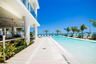 2900 NE 7th Ave, Unit 4104 in Miami, FL - Foto de edificio - Building Photo
