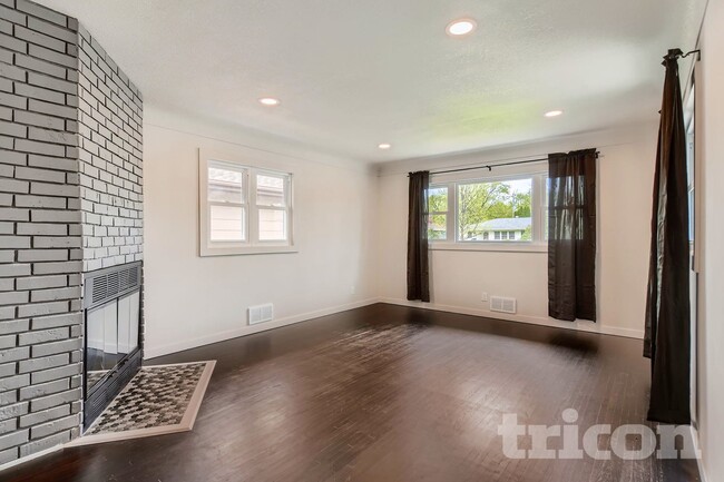 7317 Clinton Ave in Minneapolis, MN - Building Photo - Building Photo