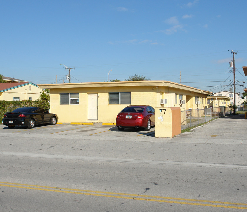 77 W 27th St in Hialeah, FL - Building Photo