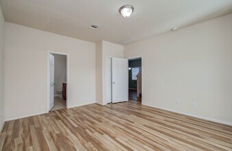 7506 Pavilion Dr in Houston, TX - Foto de edificio - Building Photo