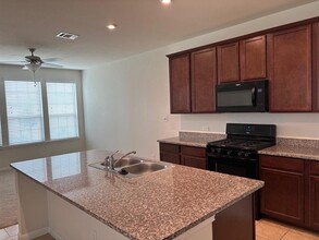 2948 Cotton Gin Dr in Round Rock, TX - Foto de edificio - Building Photo