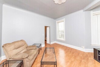 3300 N Racine Ave, Unit 2 in Chicago, IL - Building Photo - Building Photo