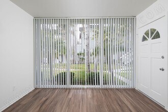 330 Rosemont St in San Diego, CA - Building Photo - Building Photo