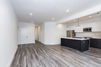 2422 N Orchard St, Unit APT 4 in Chicago, IL - Building Photo - Building Photo