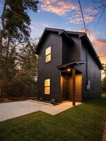 4196 Sam Houston Rd in Willis, TX - Building Photo