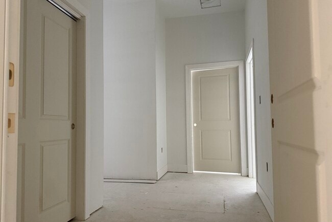 251 Sladen St in Dracut, MA - Building Photo - Building Photo