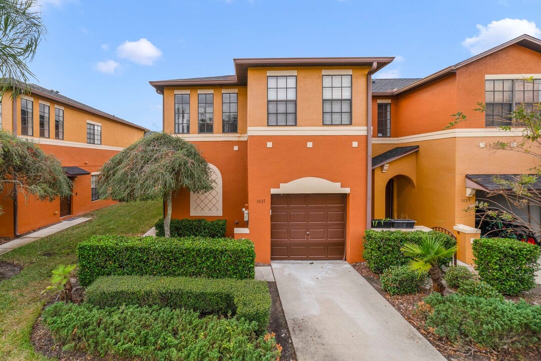 1037 Blackwater Dr in Wesley Chapel, FL - Building Photo