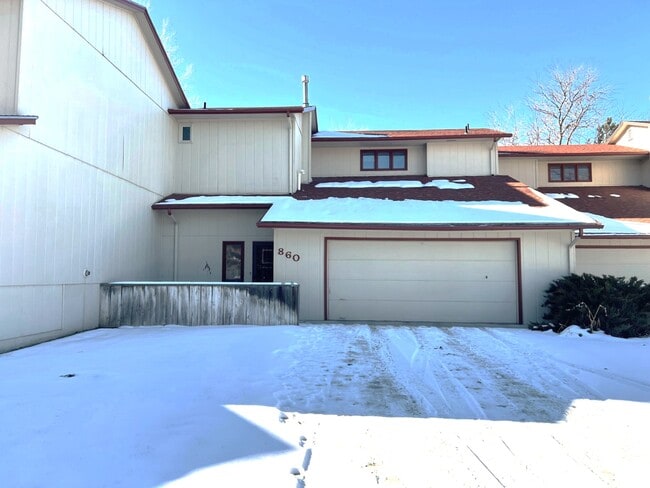 property at 860 Devonshire Pl